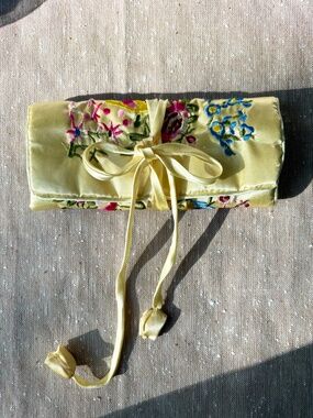 Vintage Embroidered Silk Jewelry Roll Poetic Minimalism Travel Pouch Case
